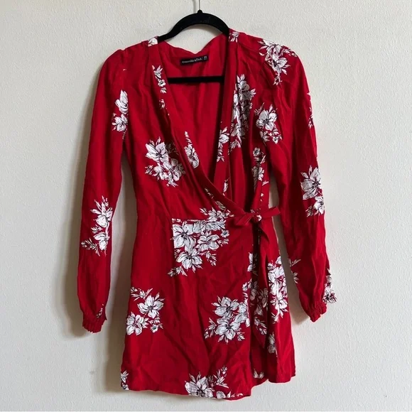 Abercrombie & Fitch Wrap Front Skort Red Floral Romper Sz XS - Picture 2 of 4